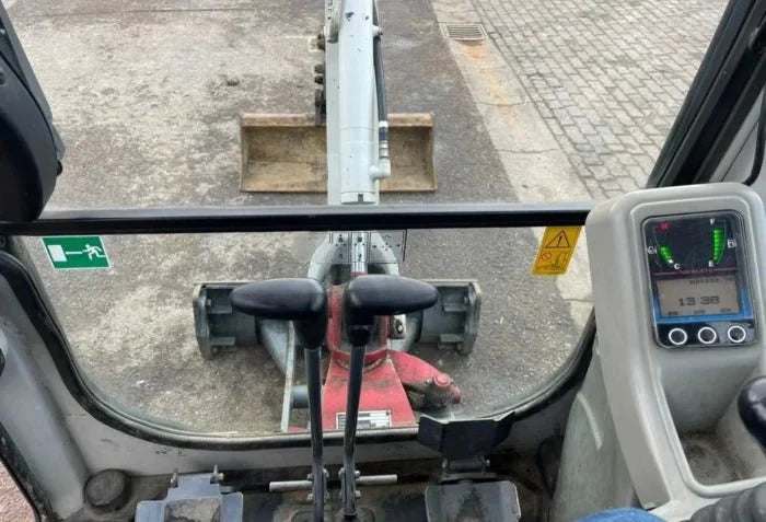 Mini-pelle Takeuchi TB216