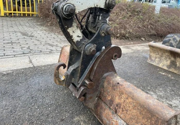 Mini-pelle Takeuchi TB216