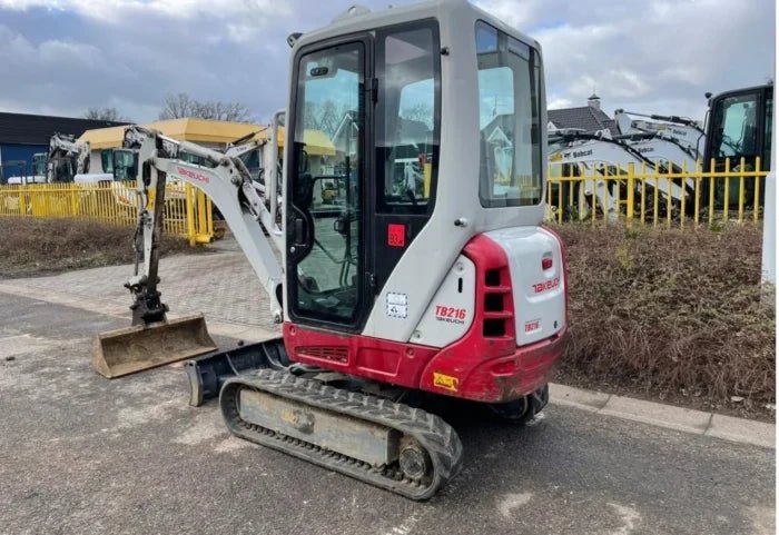 Mini-pelle Takeuchi TB216